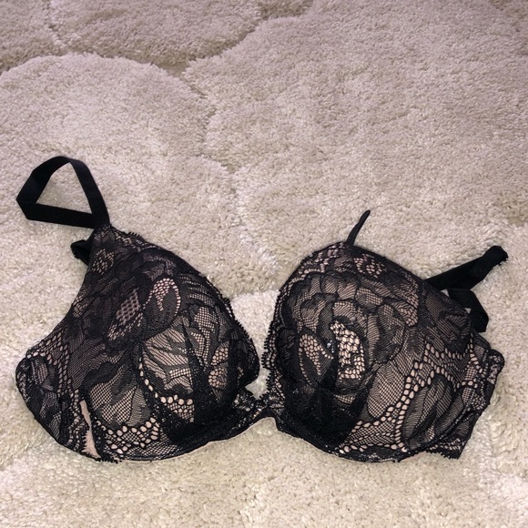 Victoria’s Secret plunge lace bra 32C - Picture 1 of 4